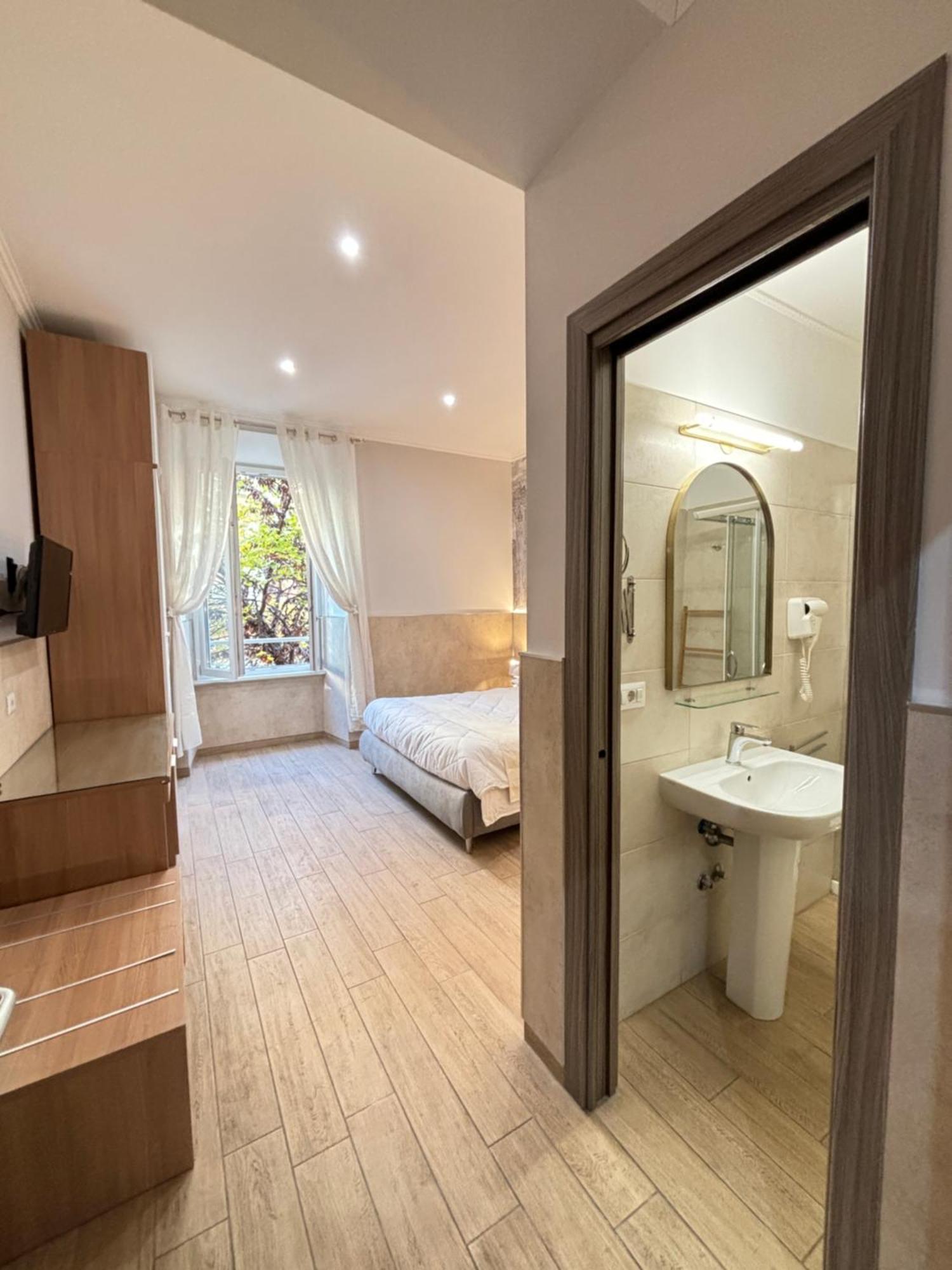 Hotel Casa Mirabilia Rzym Zewnętrze zdjęcie